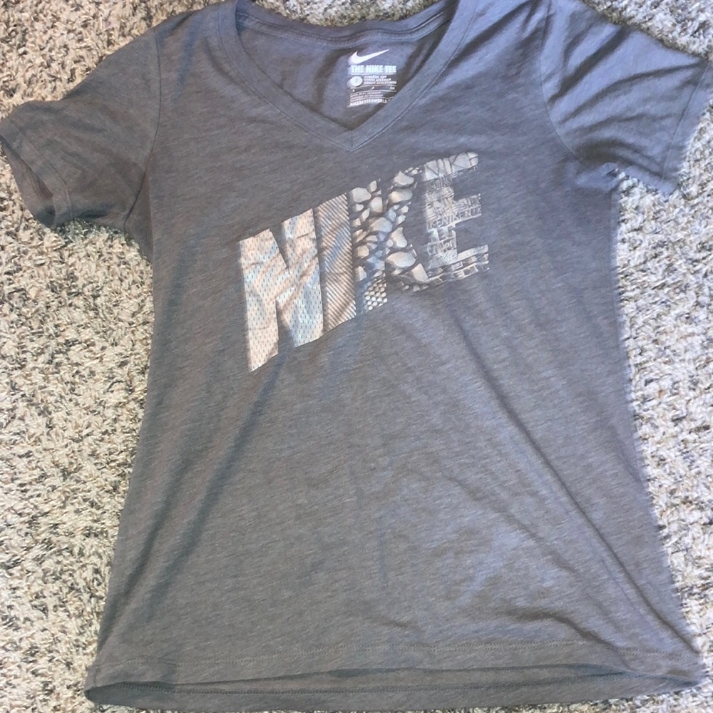 Grey short sleeve Nike tshirt